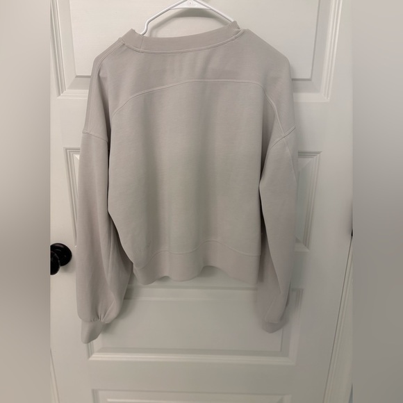 LULULEMON Softstreme Perfectly Oversized
Cropped Crew, size 6, neutral tan color - Picture 4 of 6